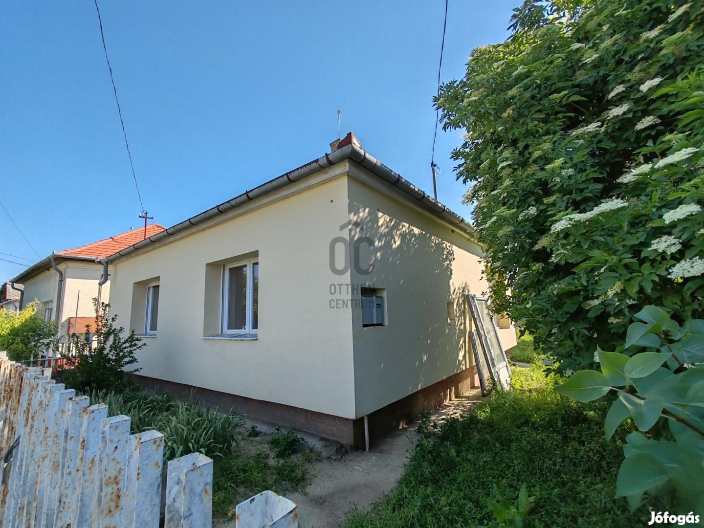 Balatonújlaki eladó tégla családi ház