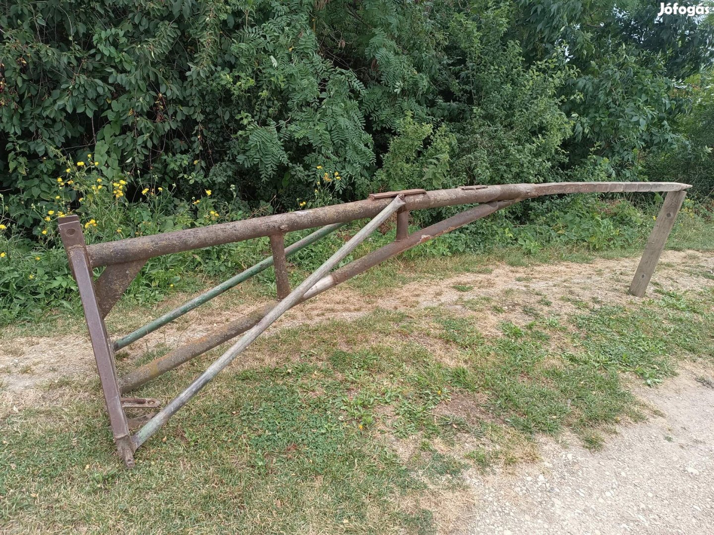 Bálatüske ,bálabökő