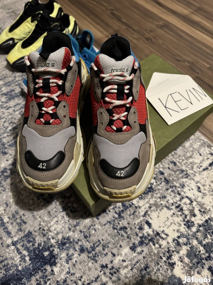 Balenciaga triple s 