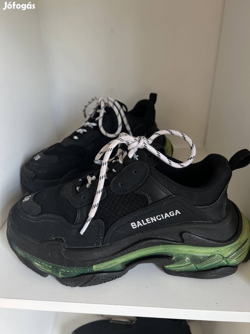 Balenciaga triple s cipő