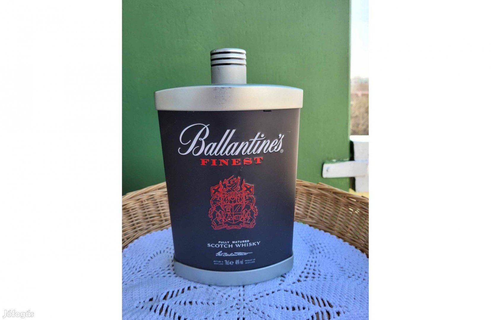 Ballantine's Finest üveg alakú fém díszdoboz