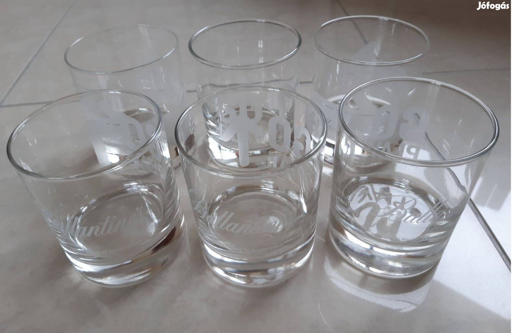 Ballantine's whiskey-s poharak