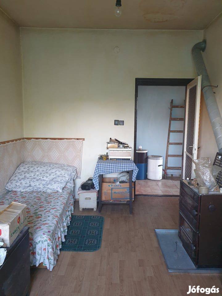 Balmazújváros Bánlak határában eladó nappali+2 szobás családi ház!