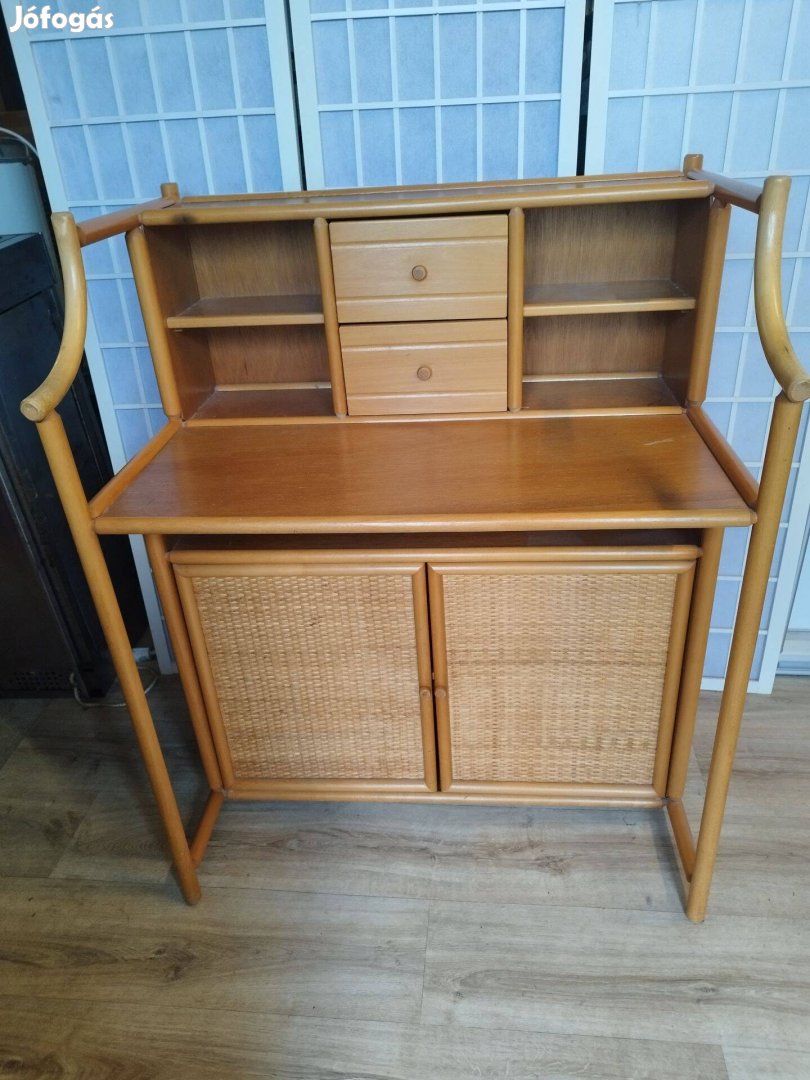 Bambusz, rattan asztal