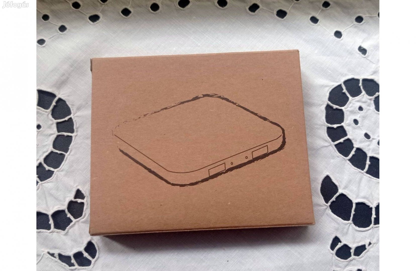 Bambusz burkolatú vezeték nélküli töltő 2 USB csatlakozással