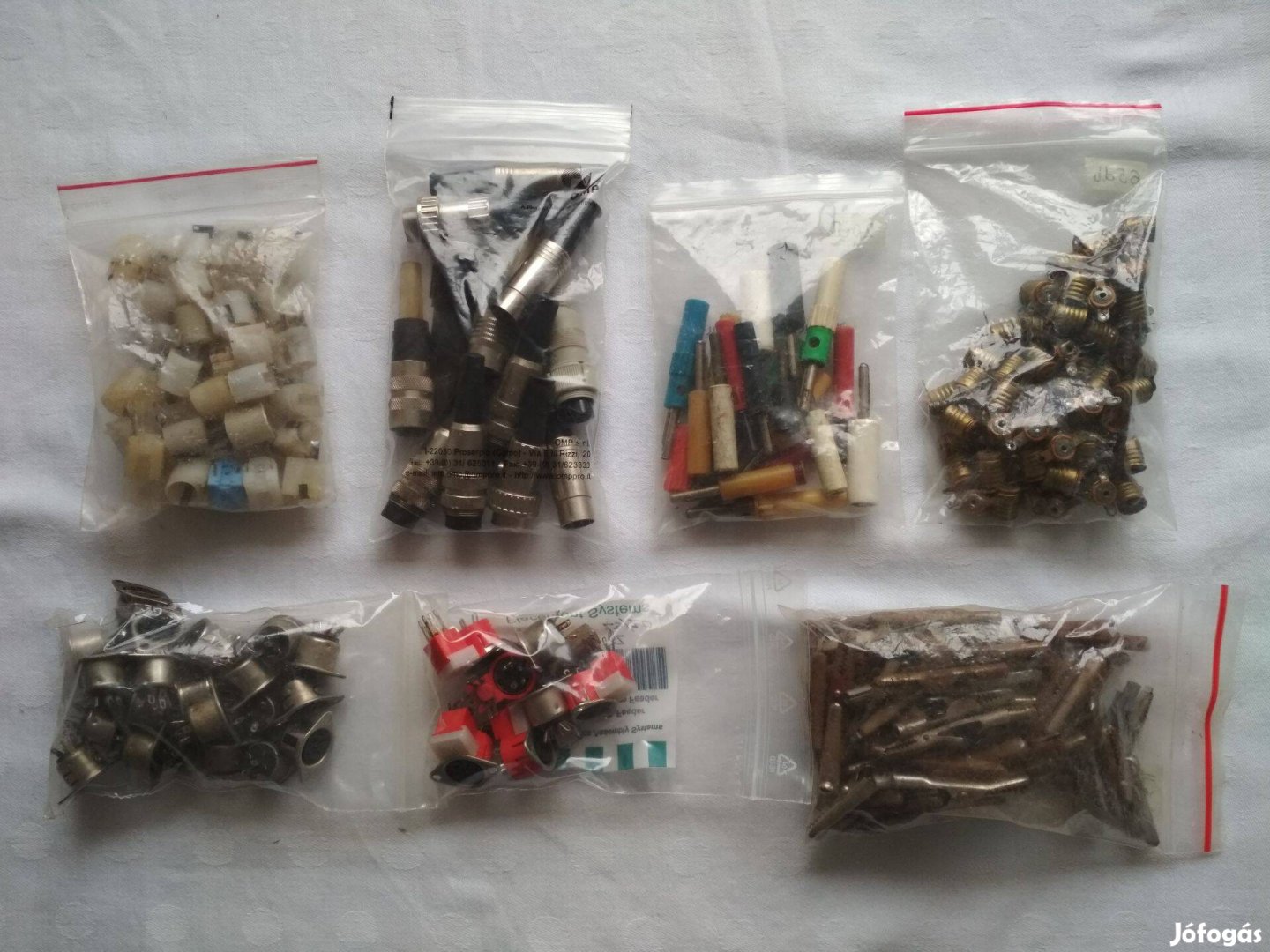 Banándugók, krokodilcsipeszek, izzófoglalatok