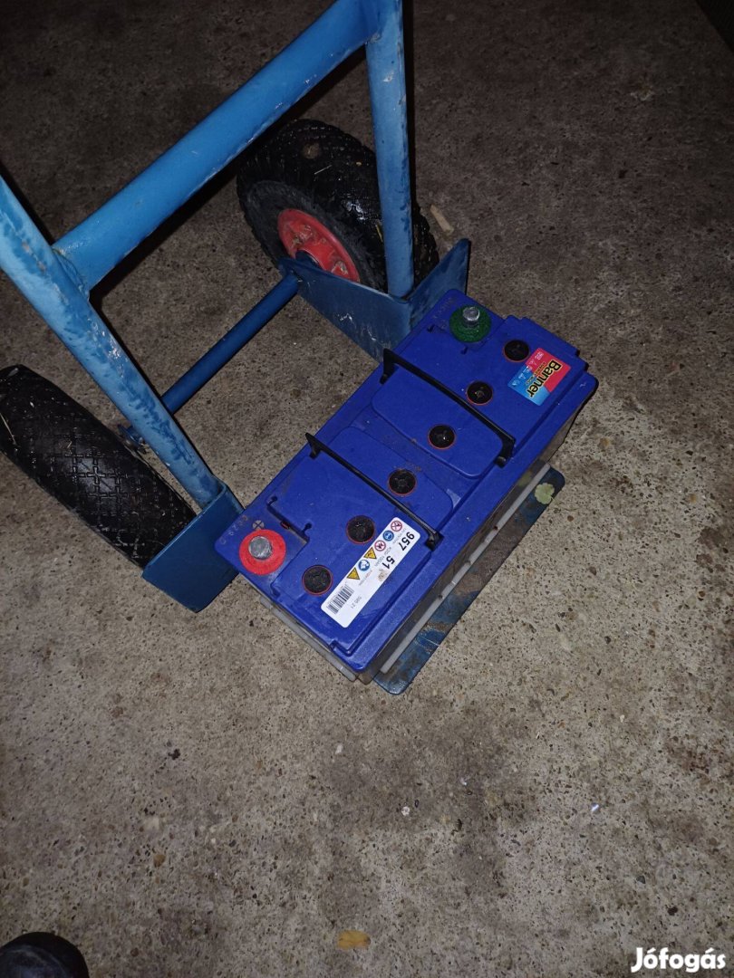 Banner 12V 100 Ah munkaakkumulátor