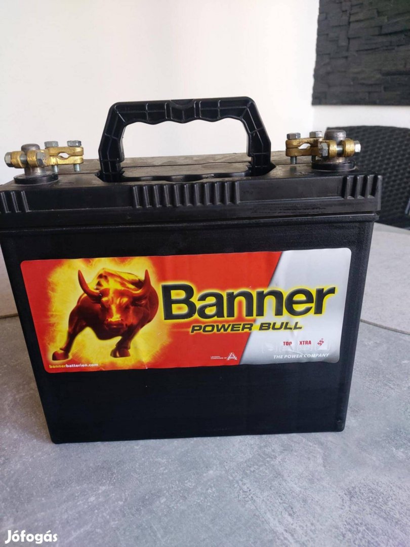 Banner inditó akkumulátor 12v 45AH, jobbos japán sarus,2 saruval