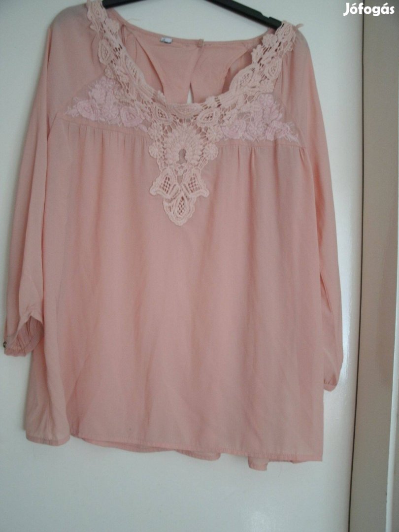Barackvirág színű blúz Mellbősége 104 cm hossza 65 cm,
