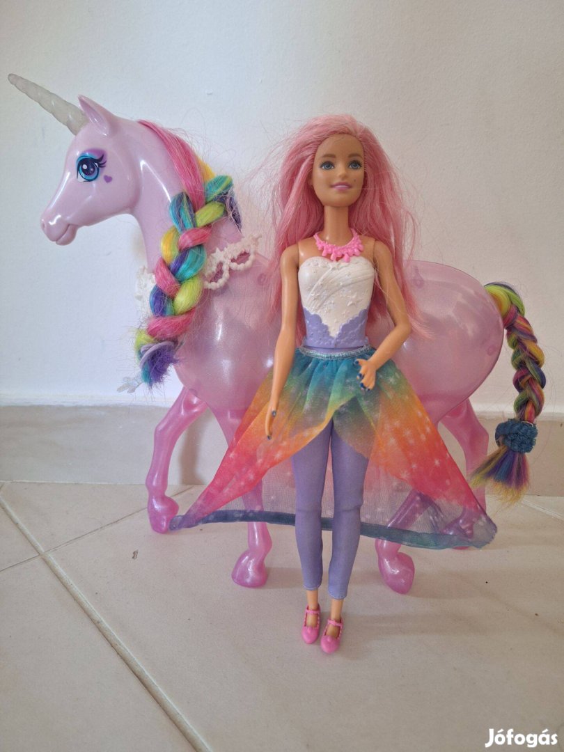 Barbie Dreamtopia: csillámfény zenélő világító unikornis + baba