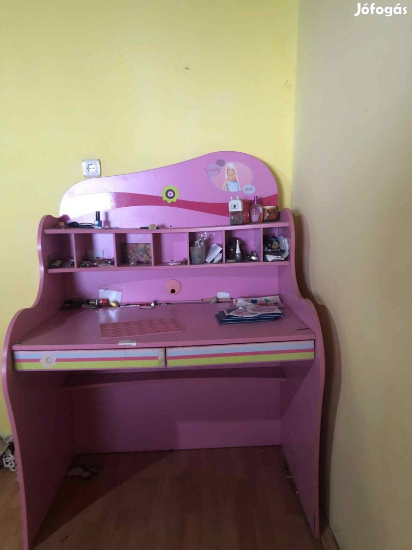 Barbie asztal