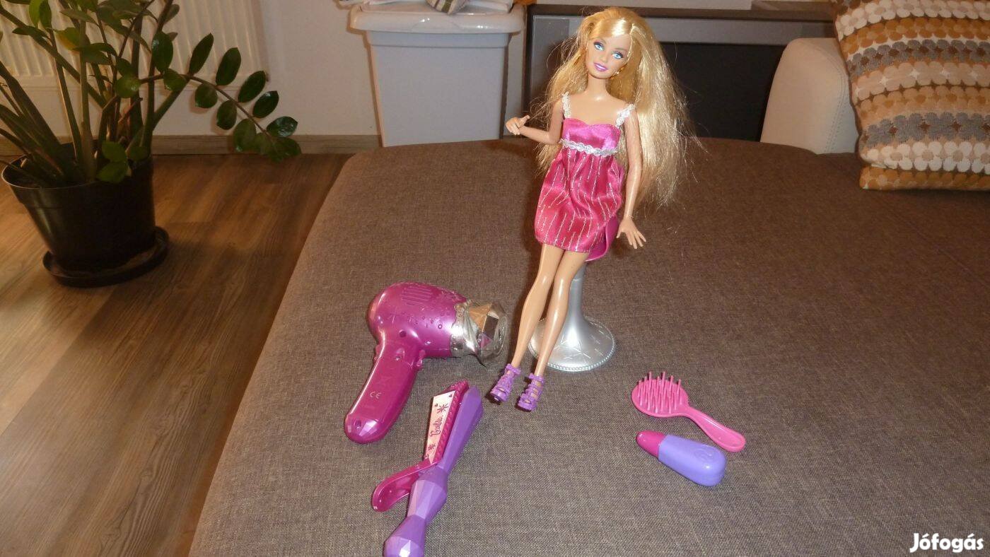 Barbie baba csillámos hajszárítóval