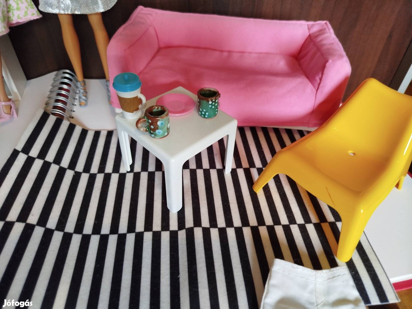 Barbie babák bútor robogó stb egyben 