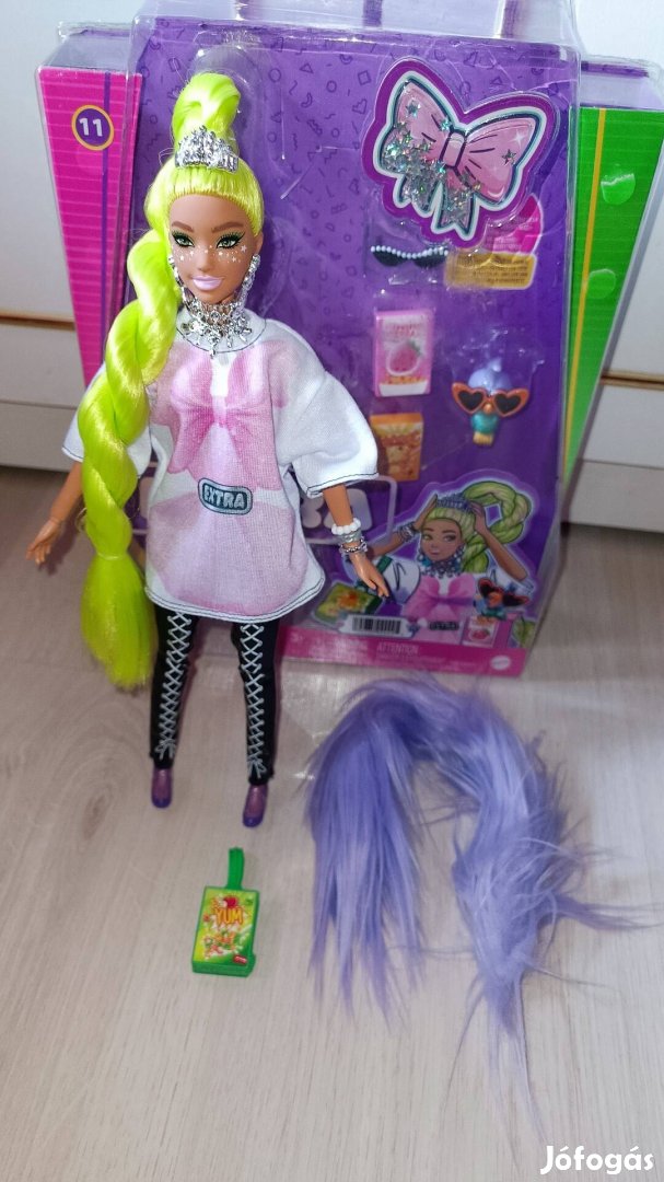 Barbie extra kiegészítőivel dobozával barbi baba