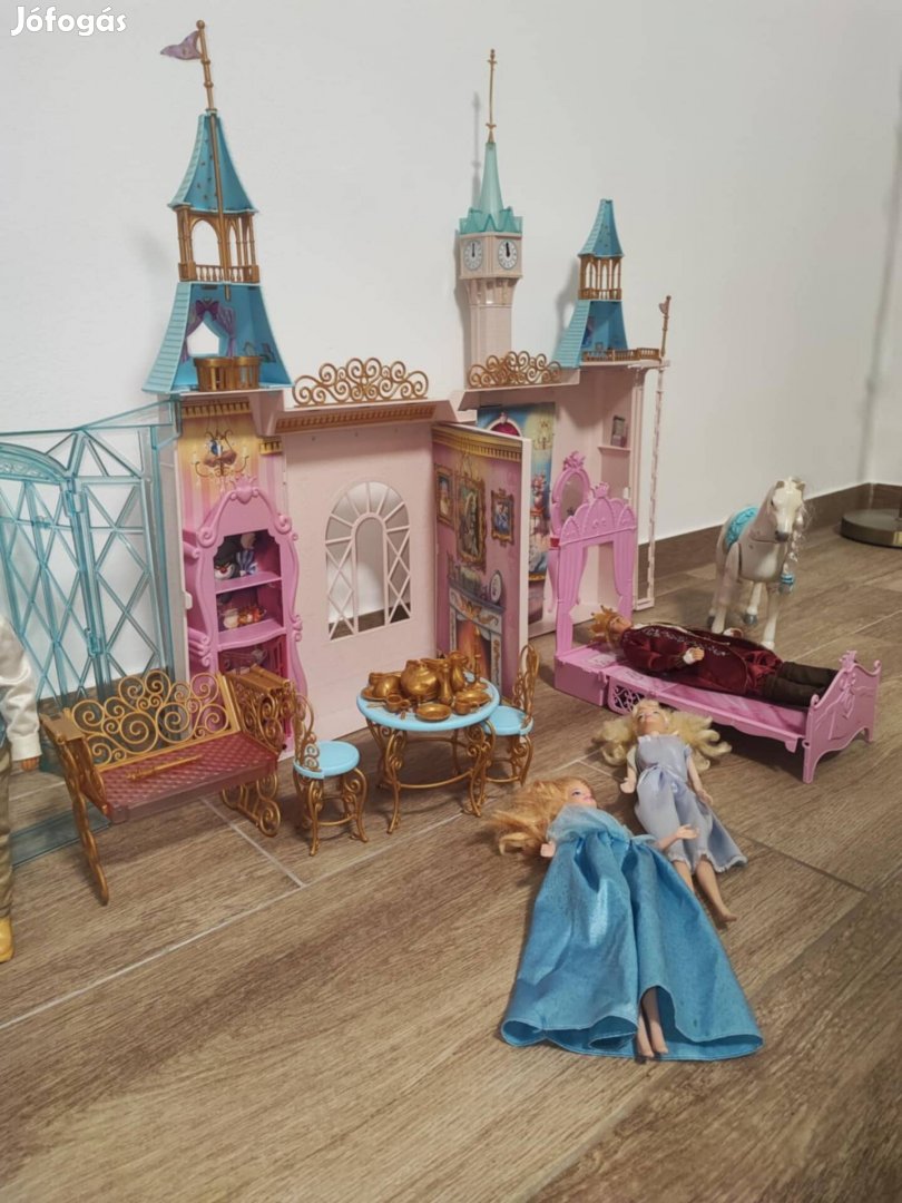 Barbie,hercegnő kastély