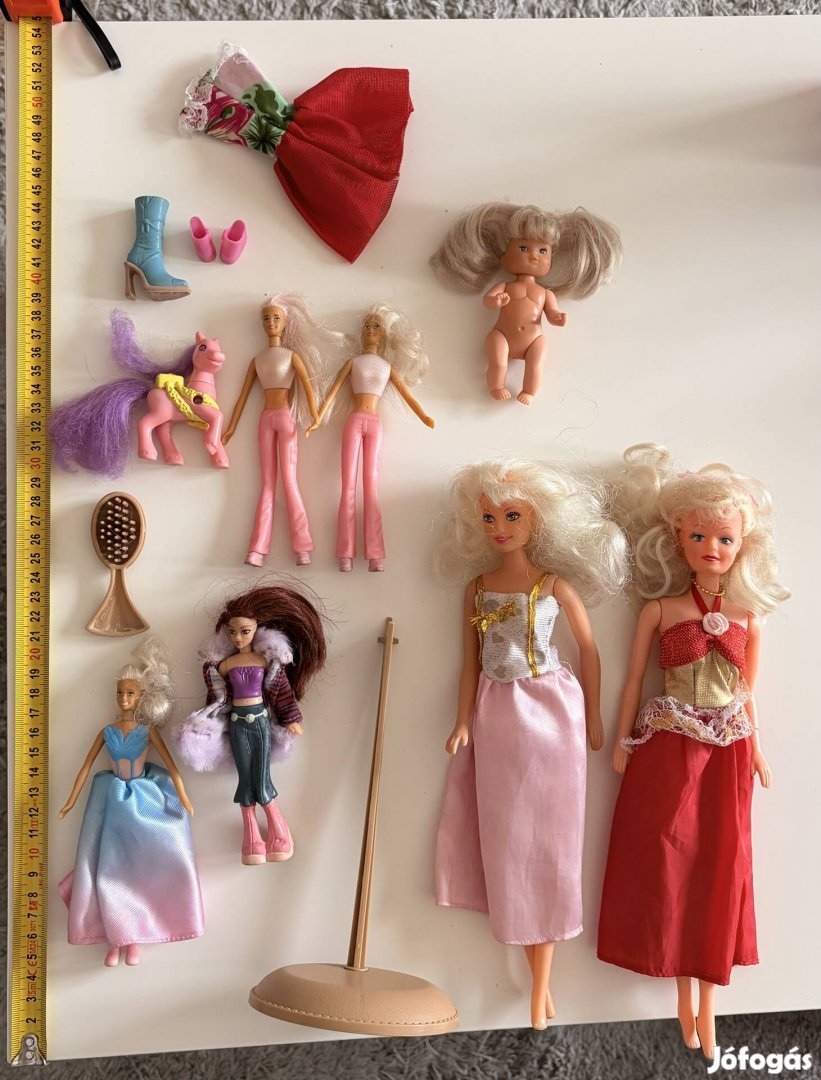 Barbie jellegű babák kiegészítők
