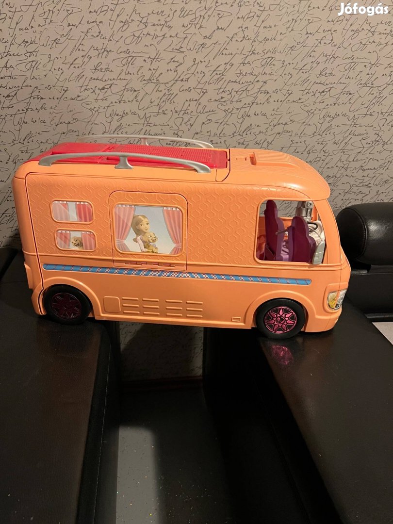 Barbie lakóautó