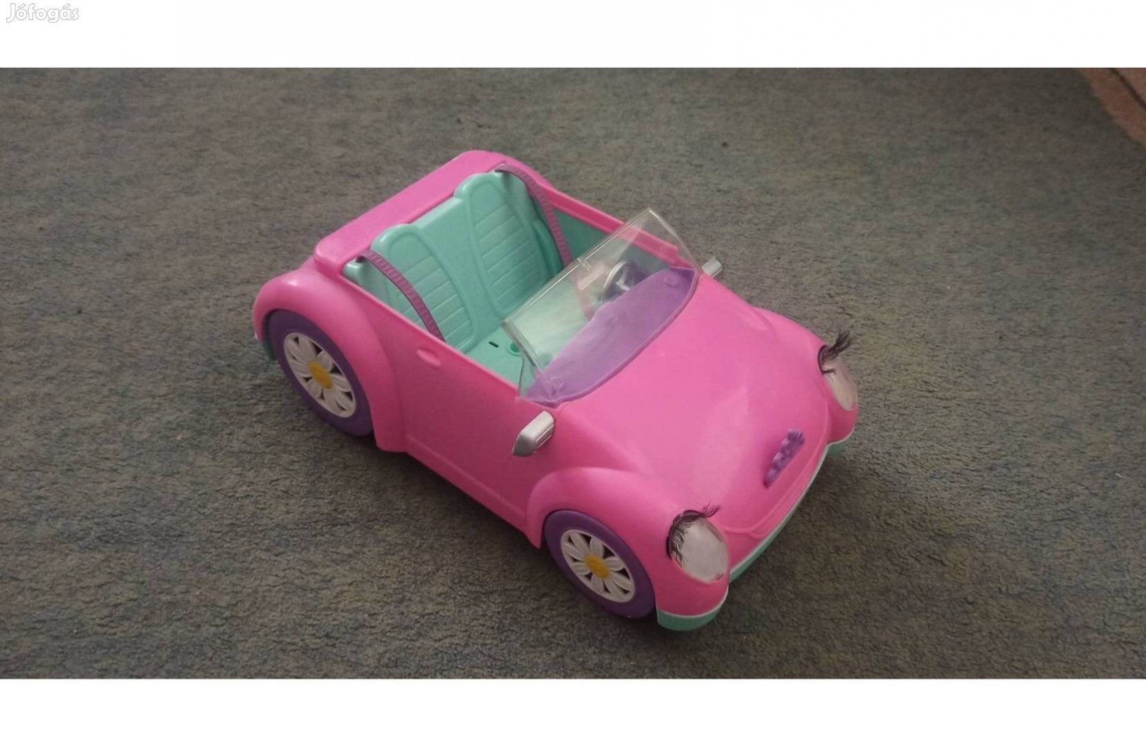 Barbie méretű autó