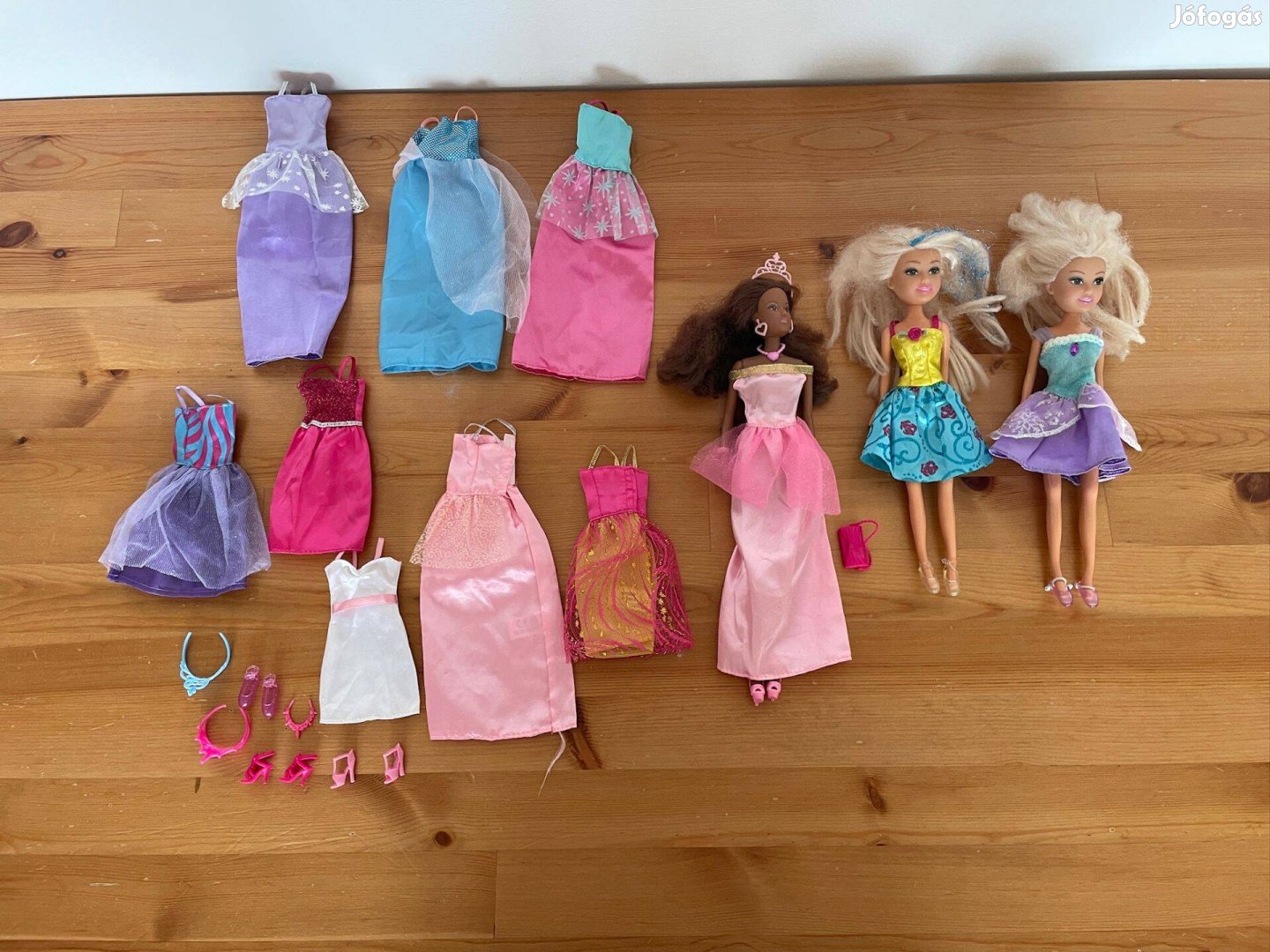 Barbie típusú baba csomag kiegészítőkkel