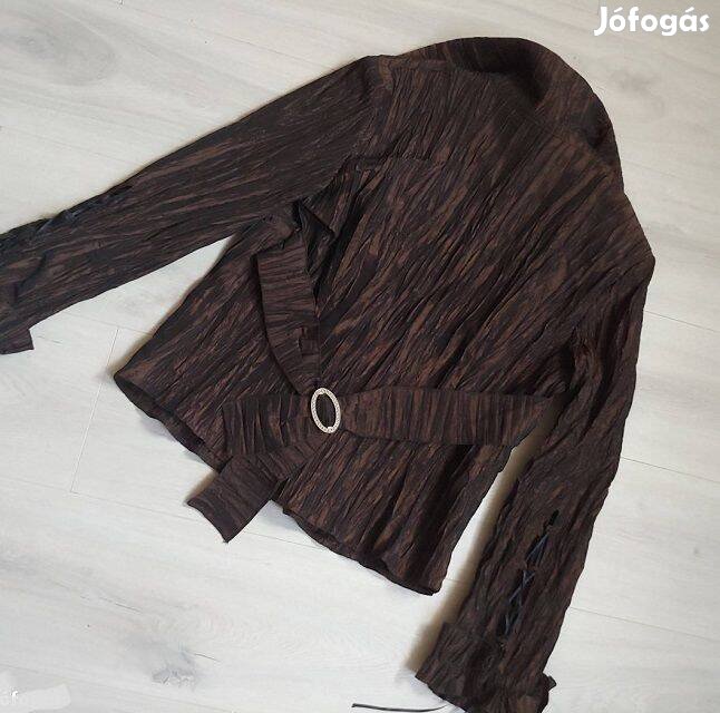Barna alkalmi gyűrt felső 40 piros nadrág 42 újak