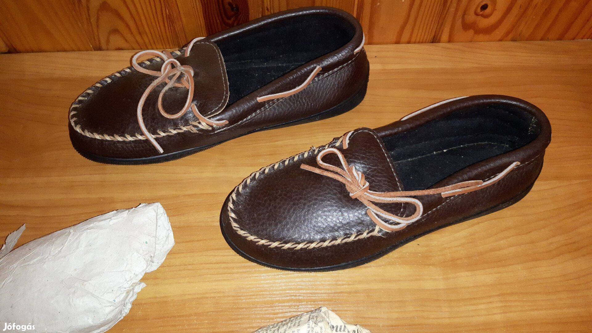 Barna mokaszin cipő, 8-as Hush Puppies loafer