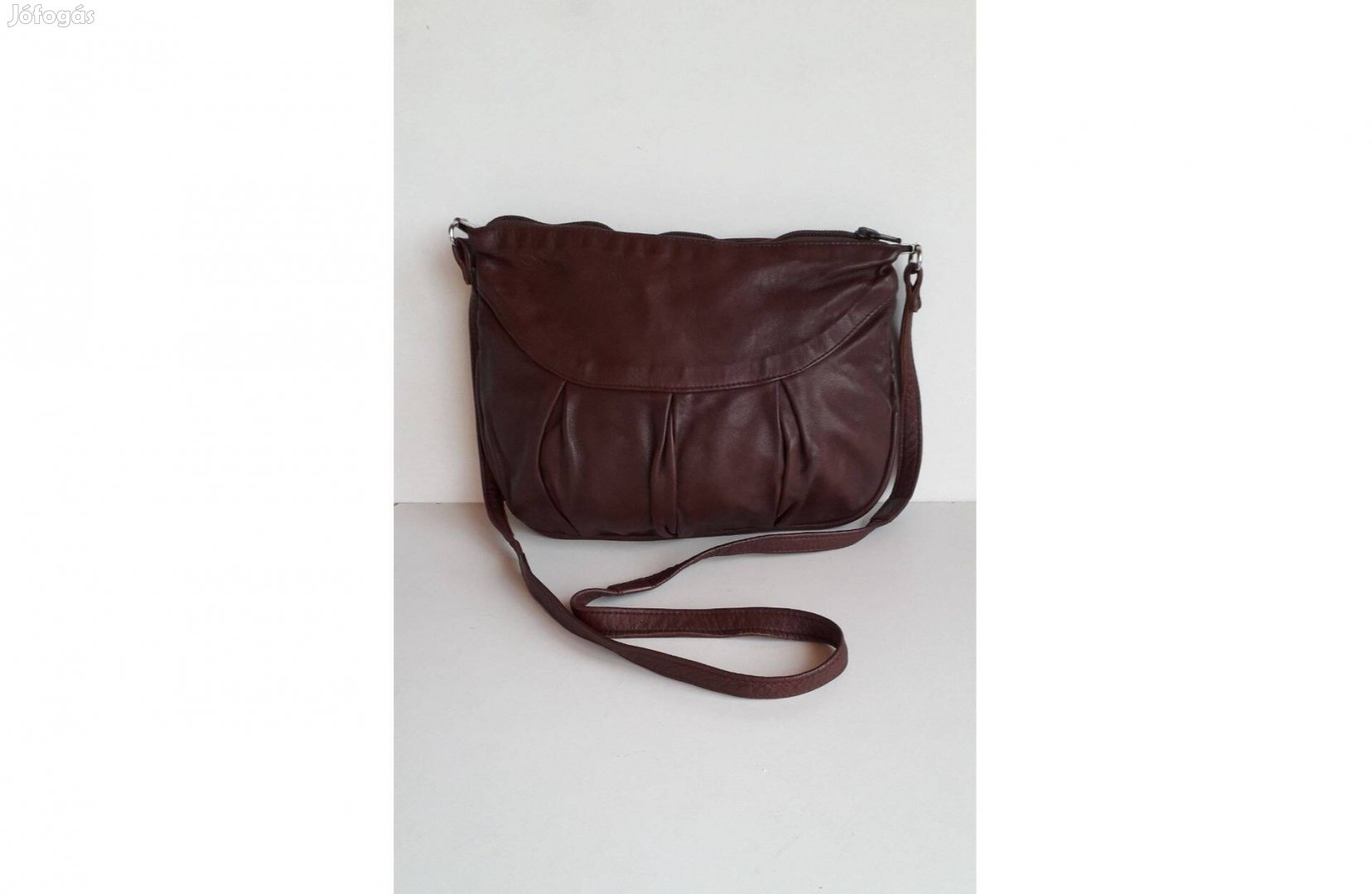 Barna puha női cipzáros bőr táska válltáska crossbody 26*19 cm