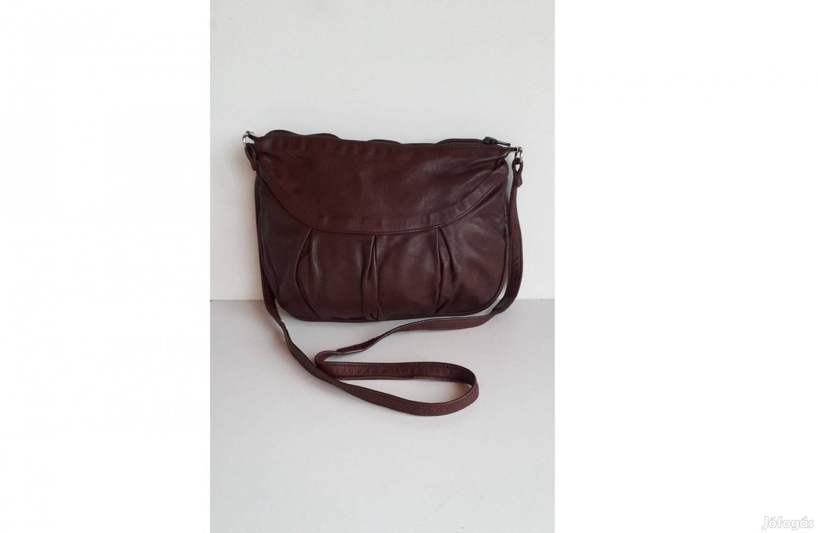 Barna puha női cipzáros bőr táska válltáska crossbody 26*19 cm