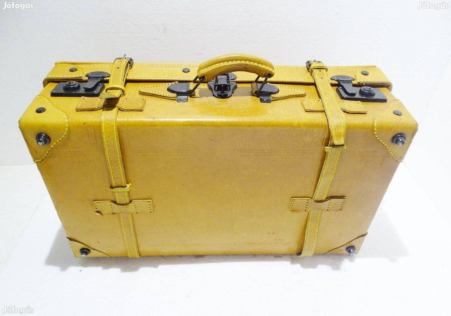 Barna utazó bőrönd koffer utazó táska kézipoggyász