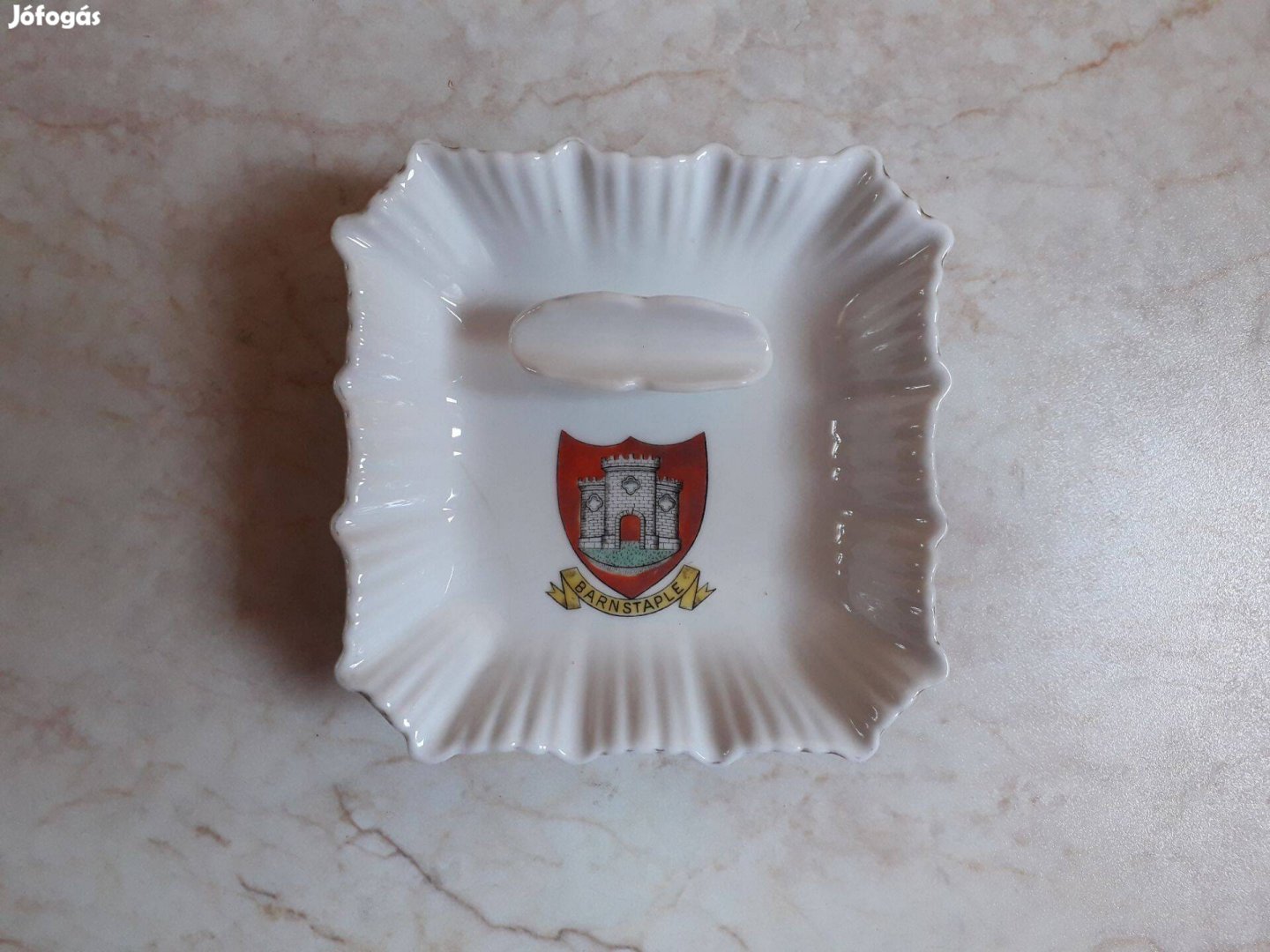 Barnstaple porcelán hamutartó