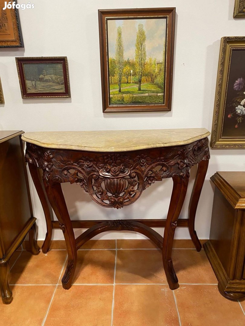 Barokk faragott konzolasztal márványlappal a tetején