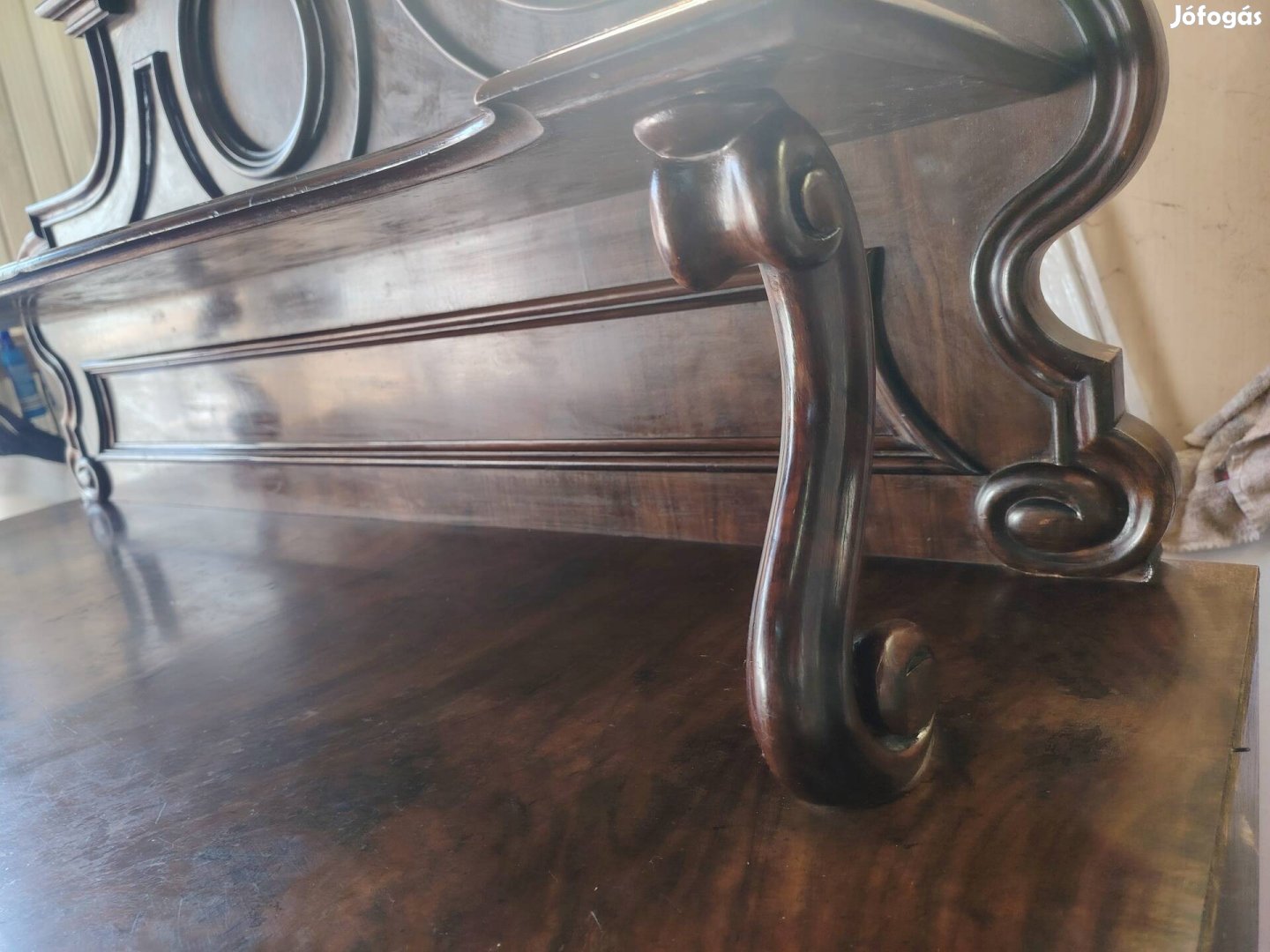 Barokk tálaló szekrény