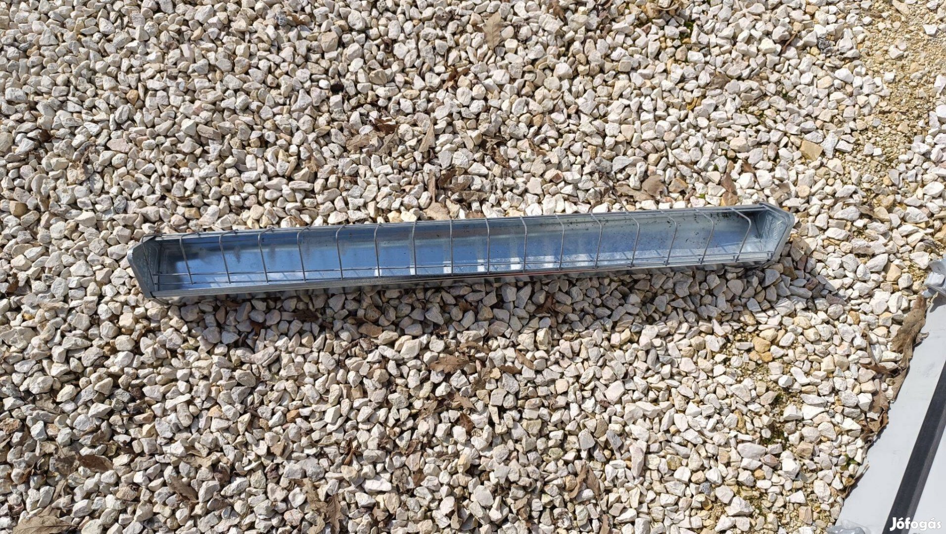 Baromfi (csirke) etető vályú, fém 100cm
