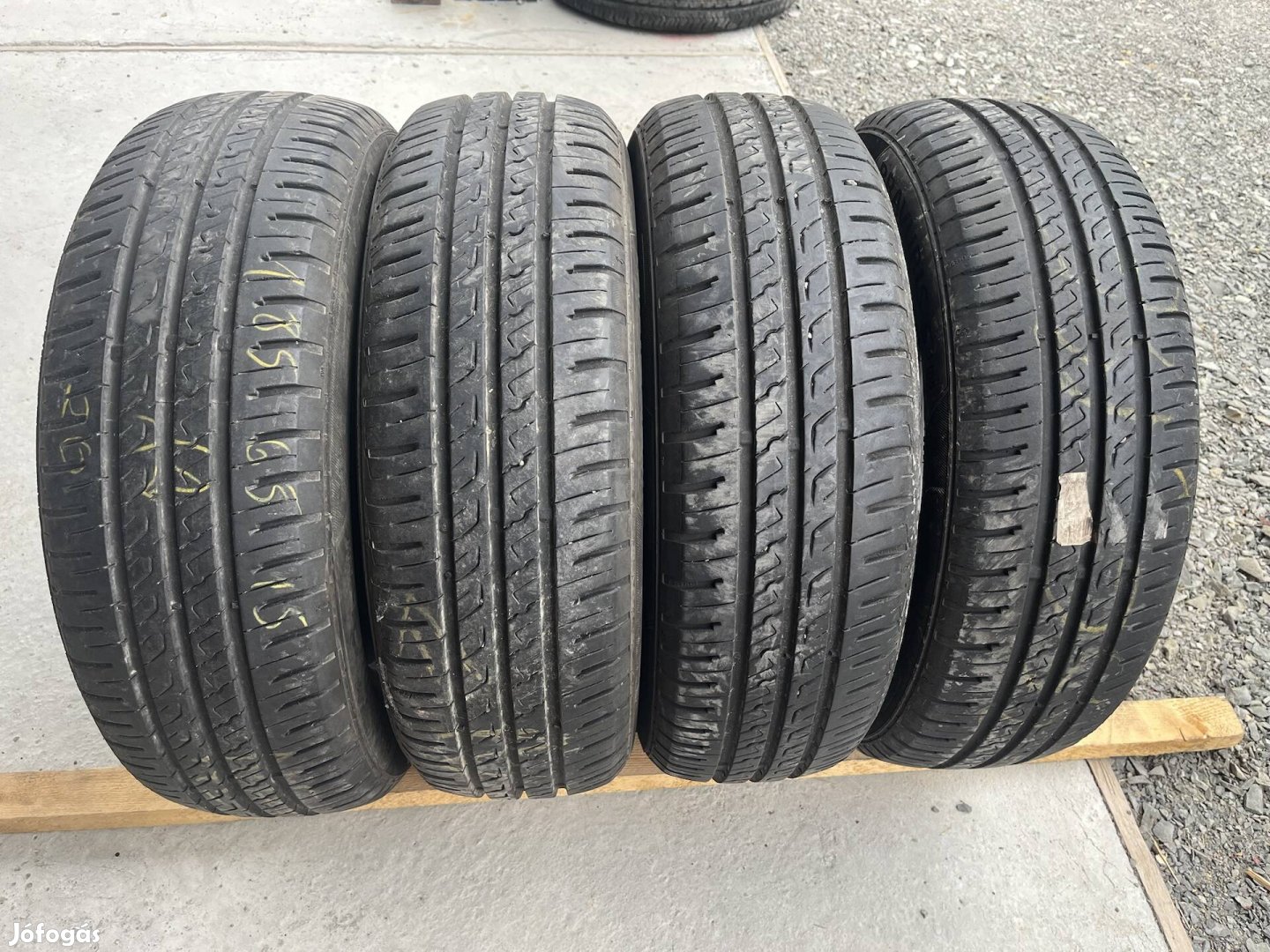 Barum 185 65 R15 nyárigumi 4db 