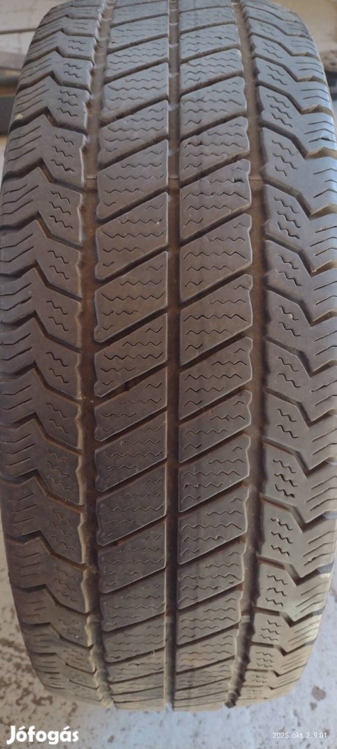 Barum 215/65 R16C téli garnitúra eladó 6,5mm profillal