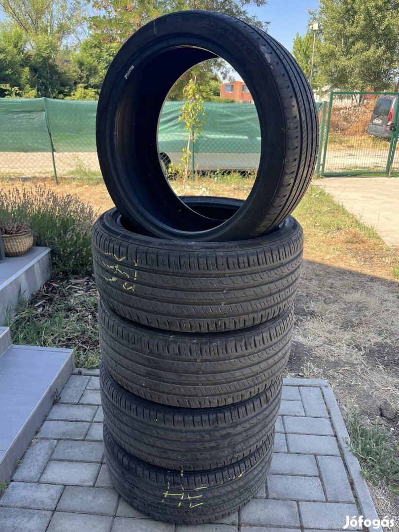Barum 225/40 r18 nyári gumi
