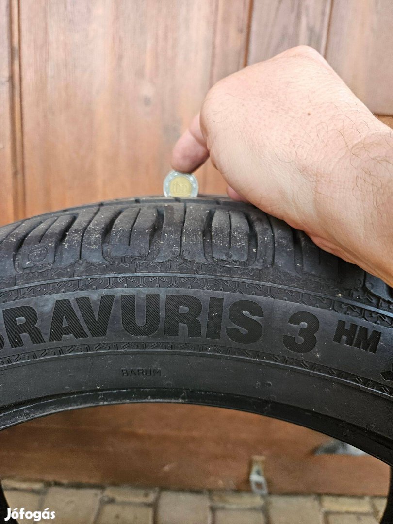 Barum Bravuris 3 225/50 R17 nyári gumik