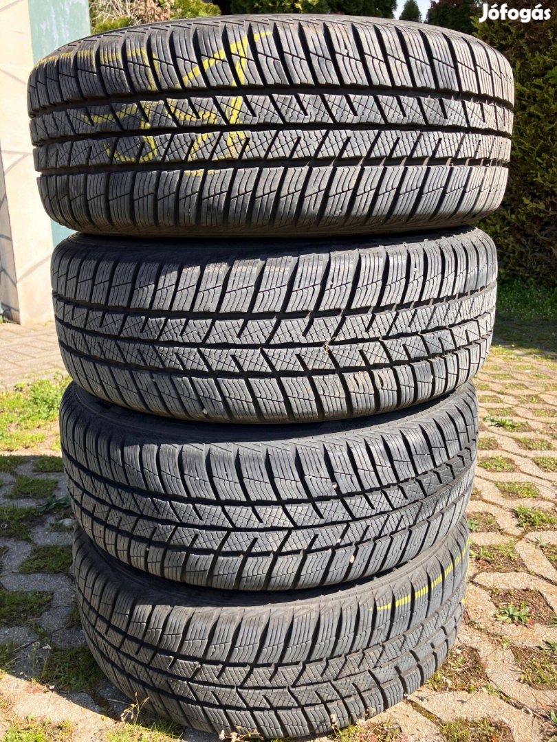 Barum Polaris 5 téli gumi garnitúra Ford lemezfelni 205/55 R16