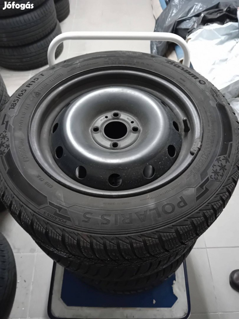 Barum Polaris 5 téligumi lemezfelnire szerelve eladó