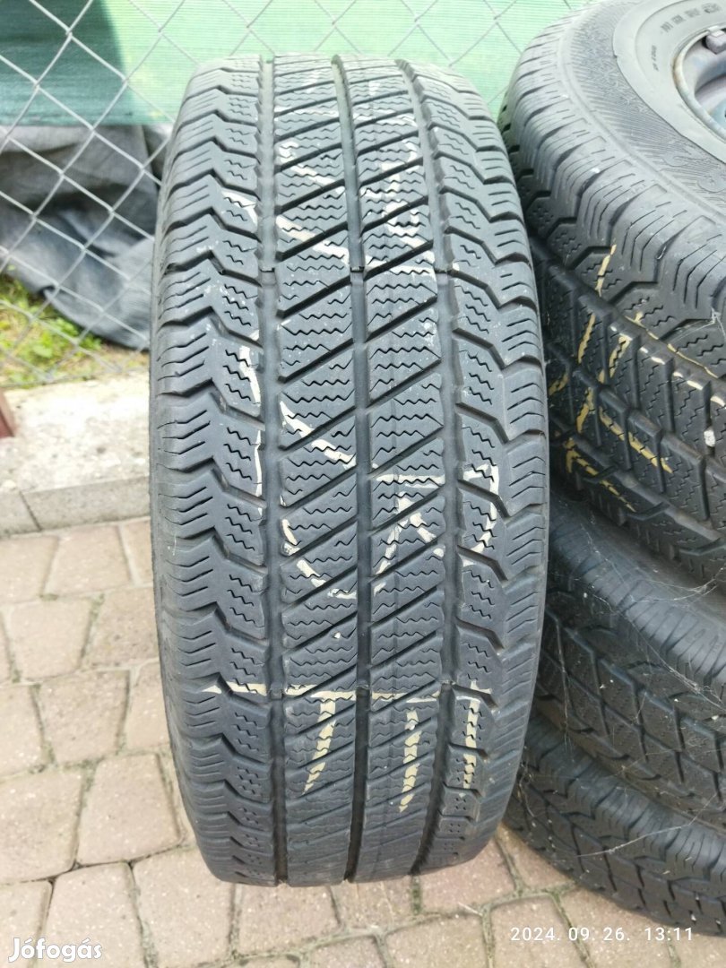 Barum Snovanis2 215/65r16C 109/107r téli gumi felnivel