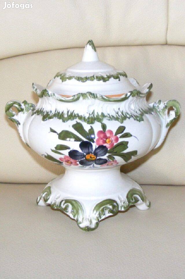 Bassano fedeles porcelán kínáló