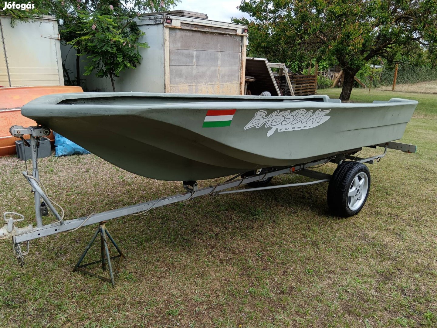 Bassboat 450x170 es motorcsónak csónak, hajó sólyakocsival 