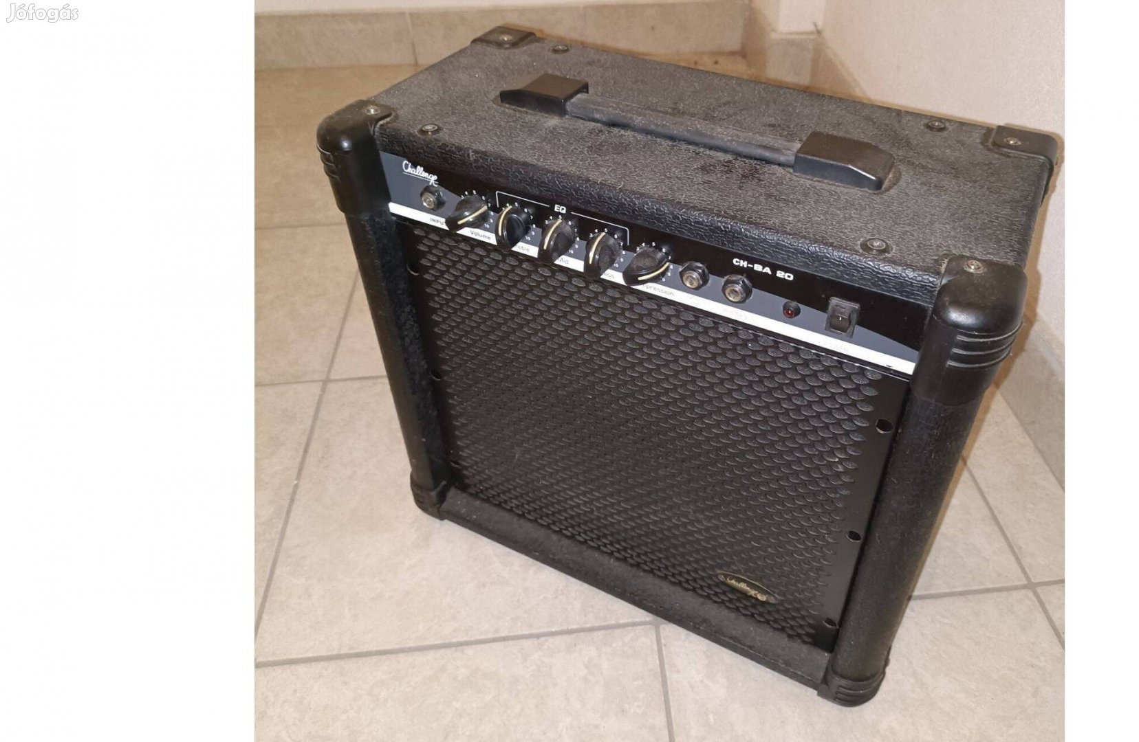 Basszusgitár erősítő, combo, kombó 20W