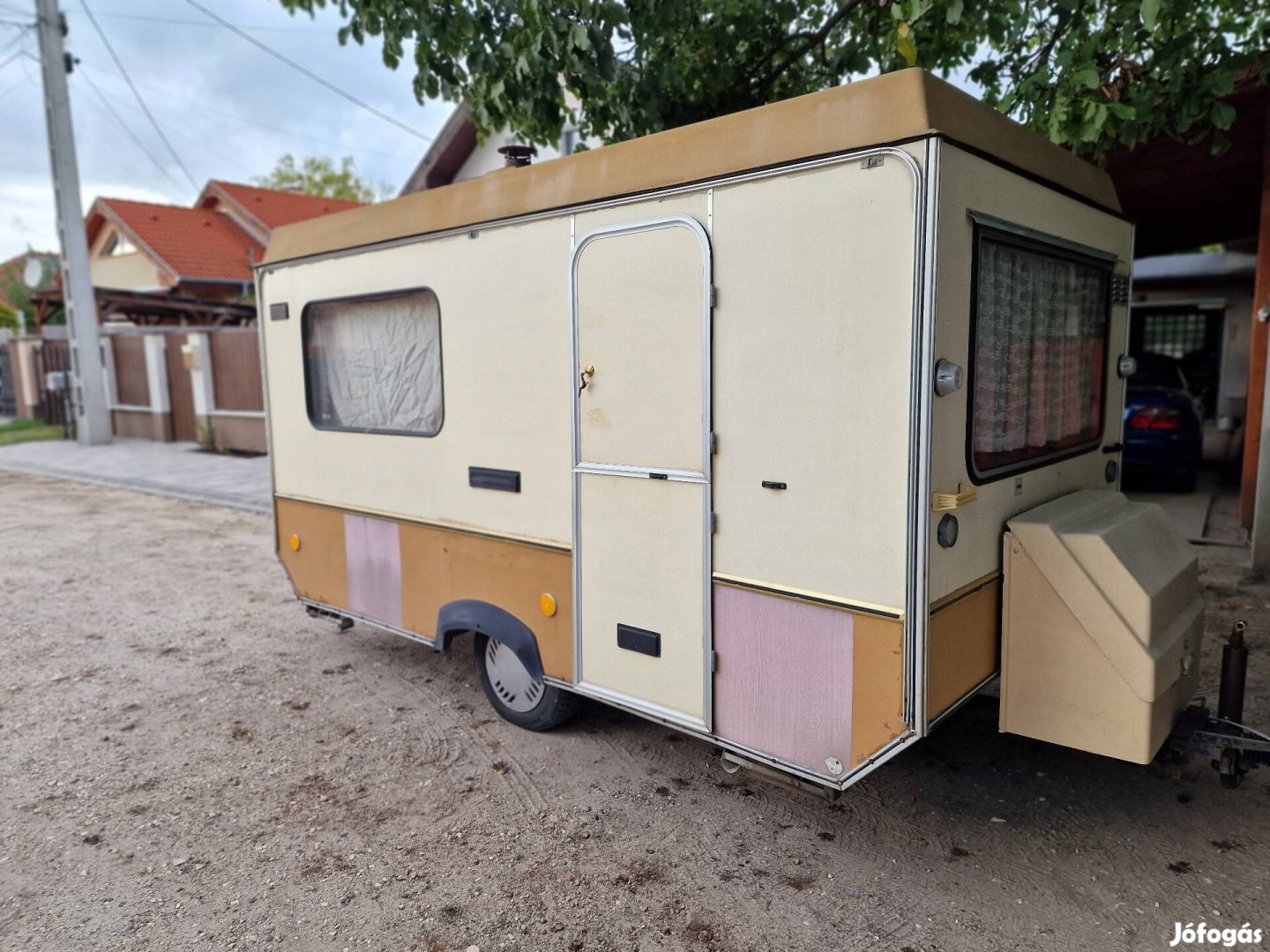 Bastei 350 műszakis lakókocsi (750 kg) Mikro,Tv,,Elősátor