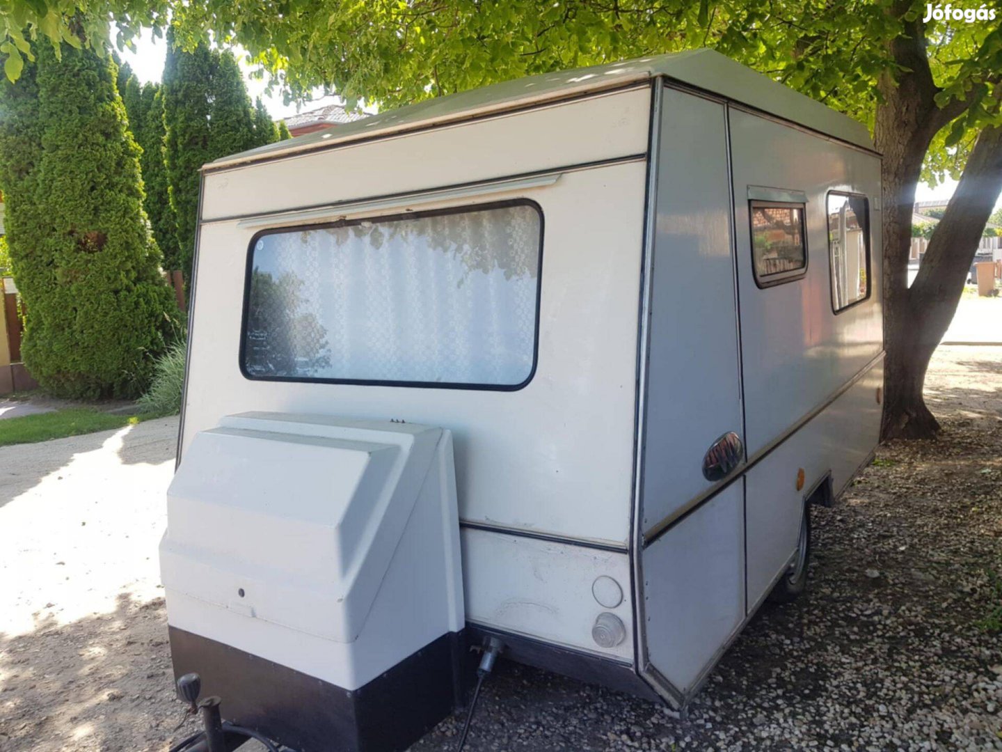 Bastei 351 lakokocsi friss muszakivsl, elősatorral akar leszallitassal
