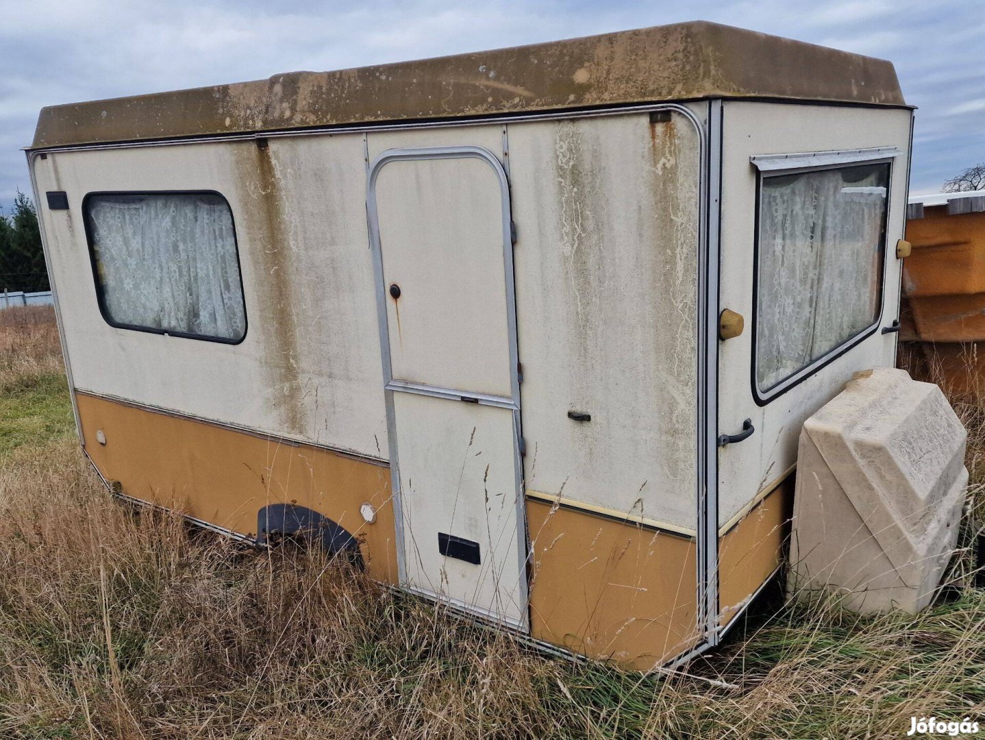 Bastei lakókocsi telepítésre - Papírok nélkül!!!