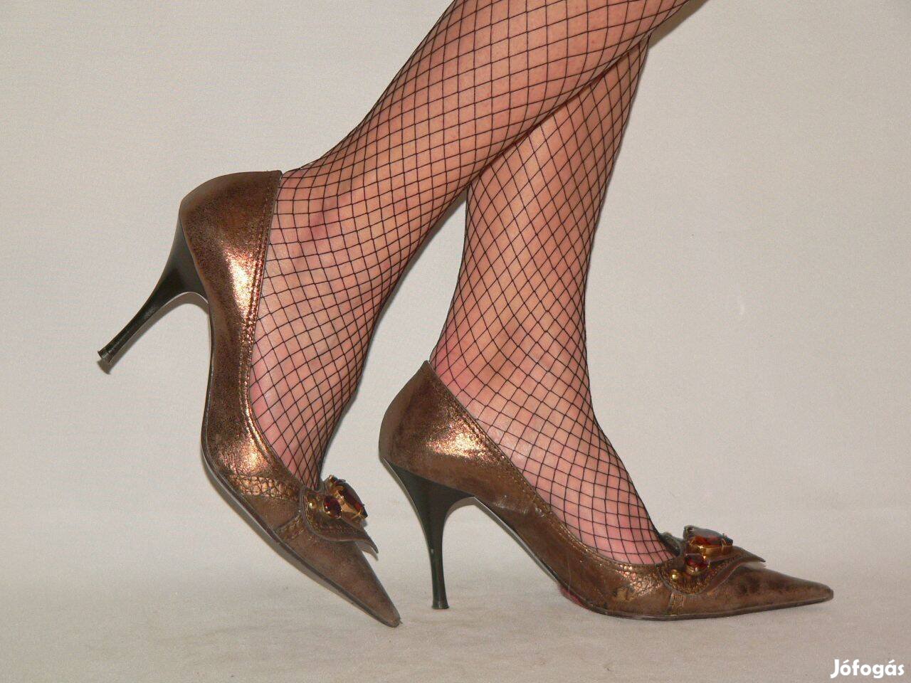 Bata exkluzív bronz színű köves olasz bőr cipő 38
