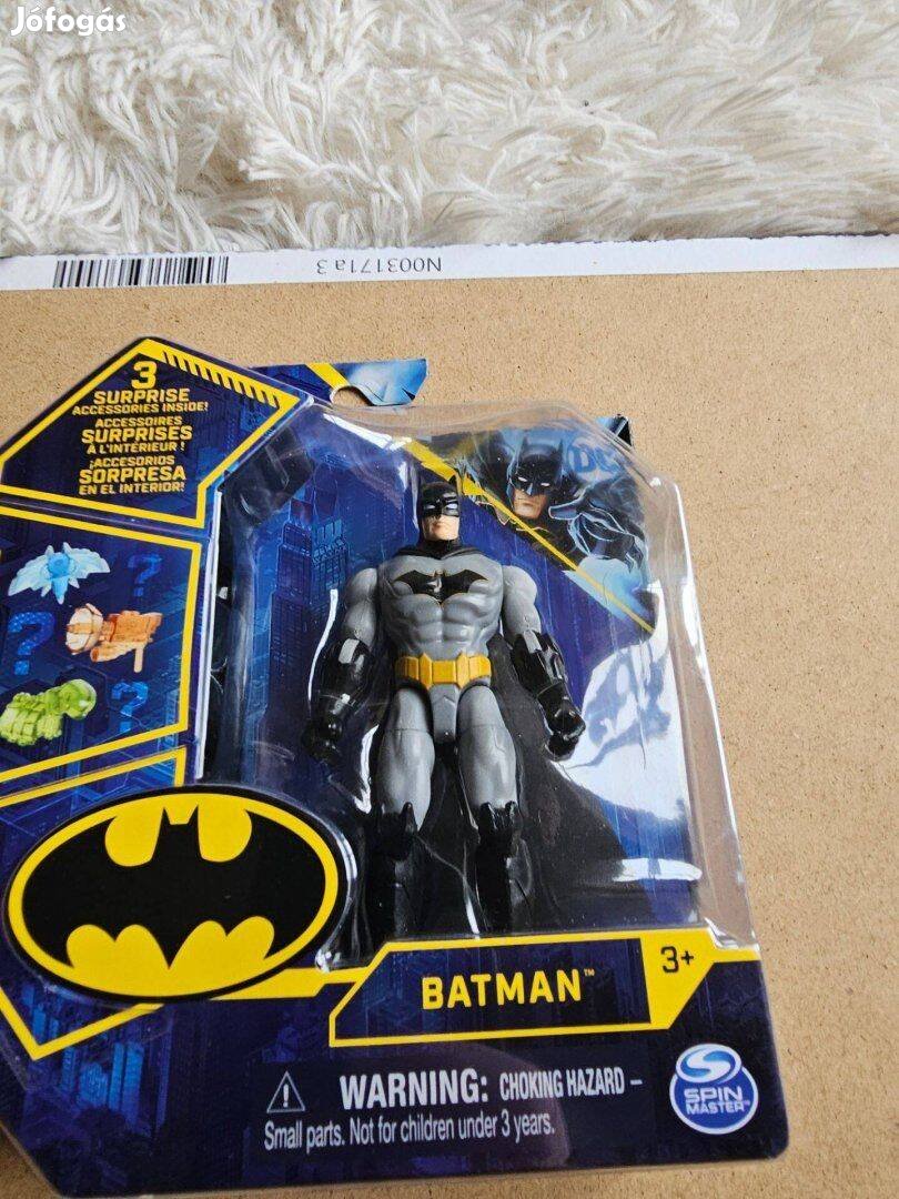 Batman Figure & 3 Surprise Accessories figura új dobozos több db van