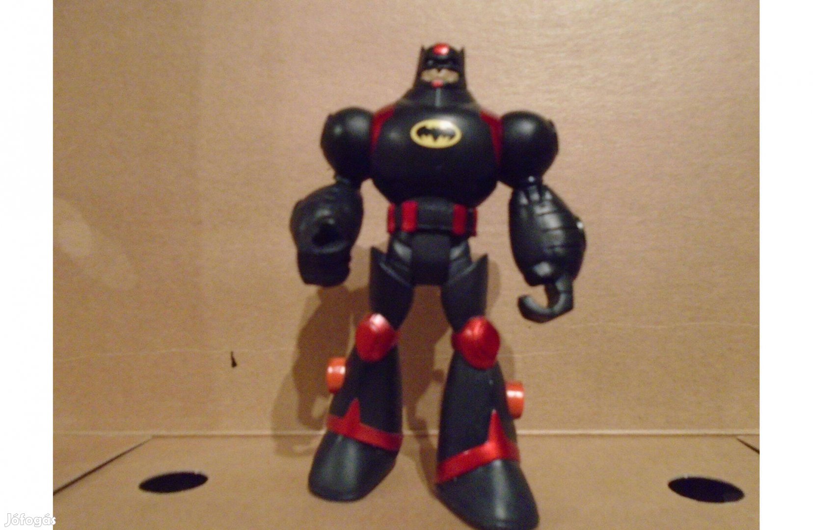 Batman figura - fekete-csillogó piros - mozgatható keze-lába