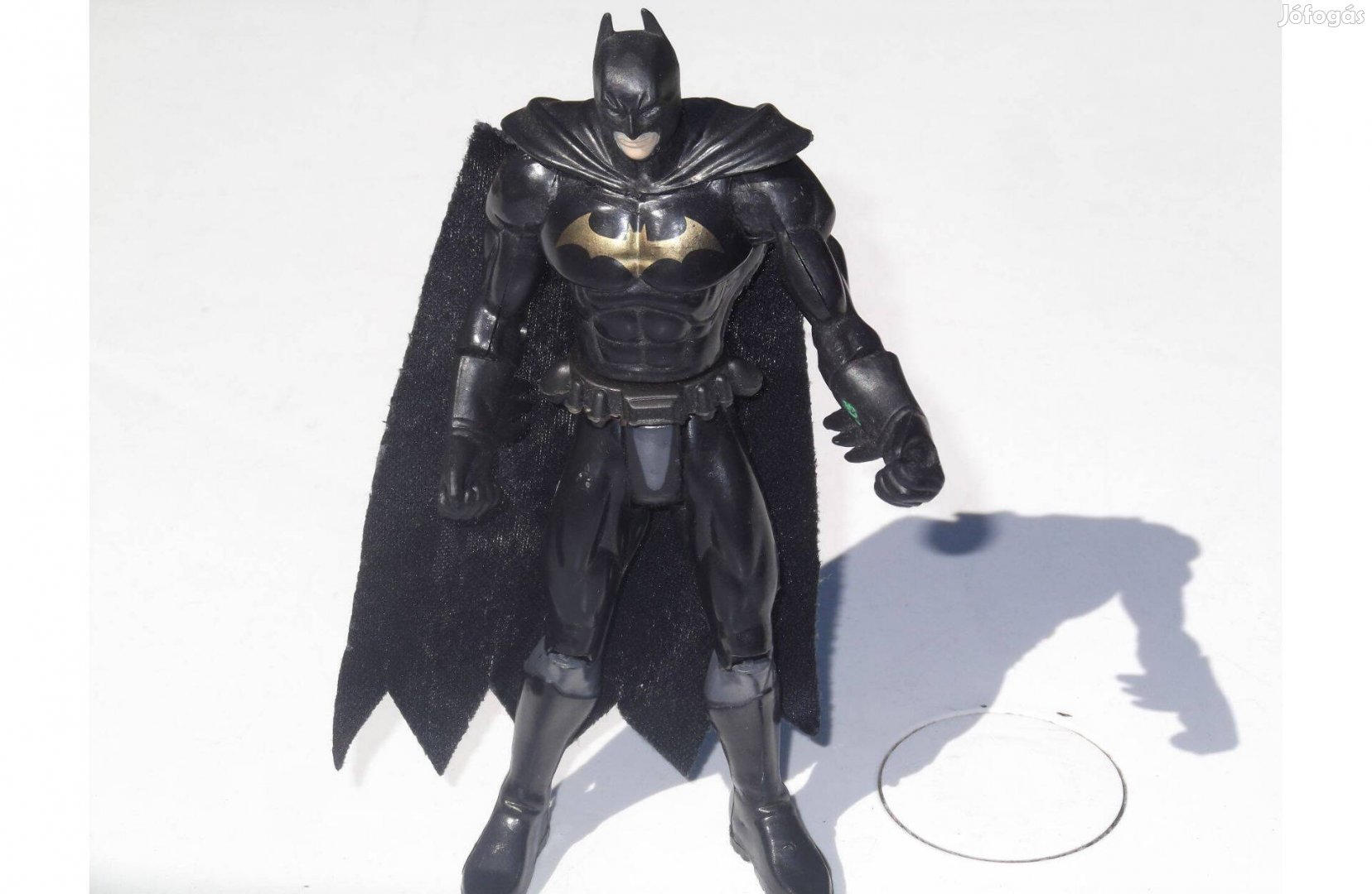Batman figura - fekete színű, palásttal - mozog keze, lába