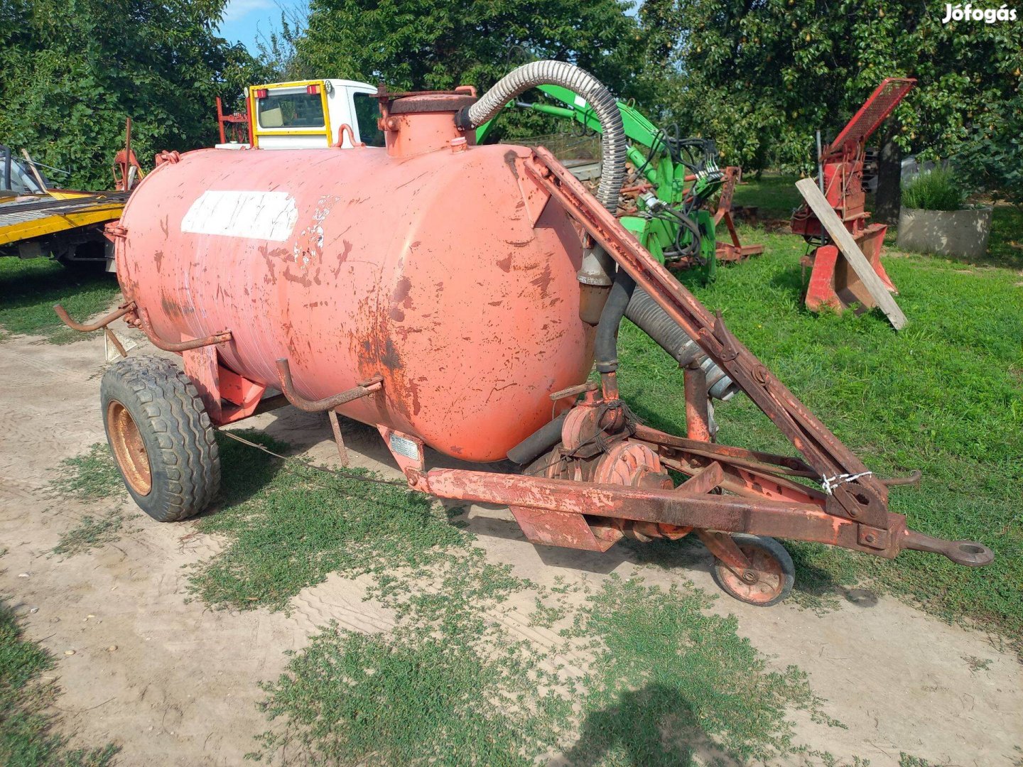 Bauer 2200 L szippantó